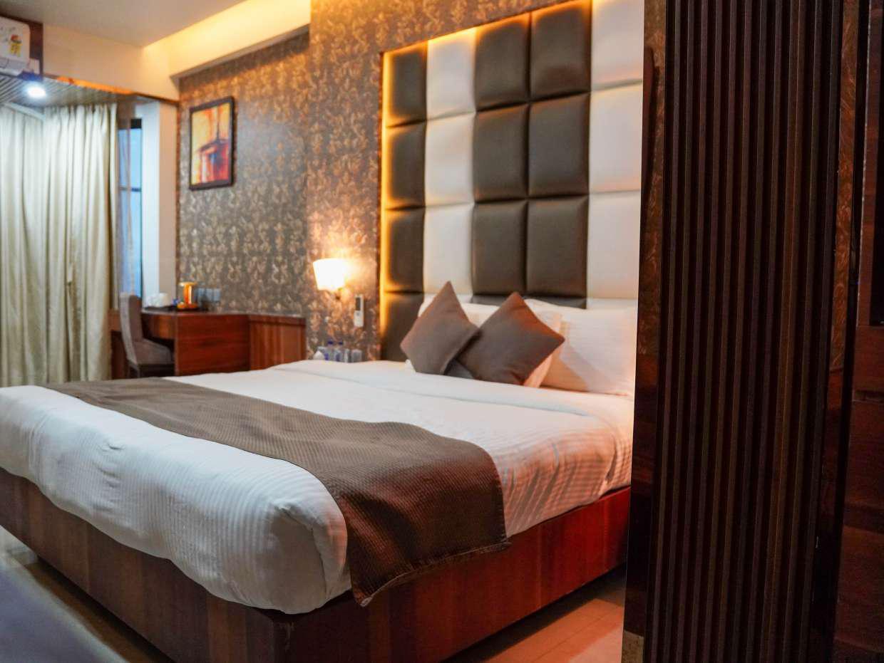 Luxury City View Room